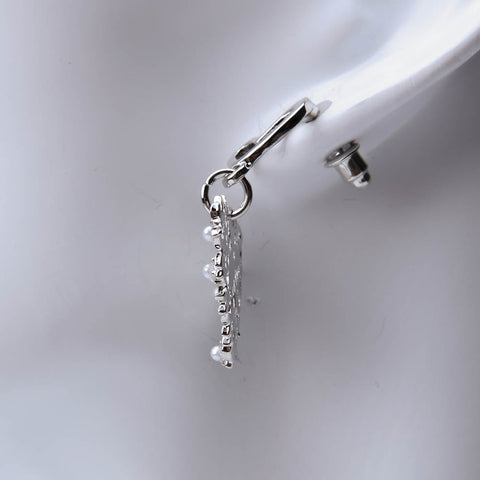 Silver heart earrings with pearl for women's accessories by Bentati Fashion Dubai