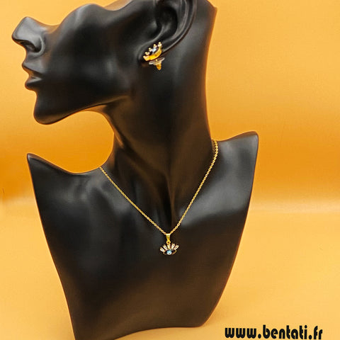 Necklace with jeweled flowers