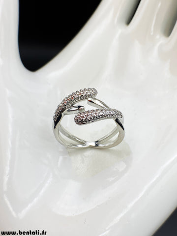 Stylish curved ring