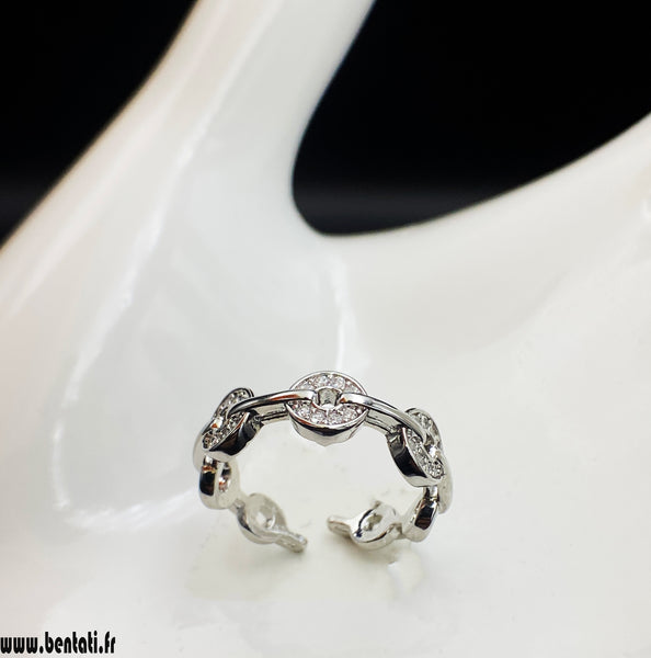 Elegant wedding ring for women with taste