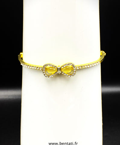 Stylish bangle with bow design