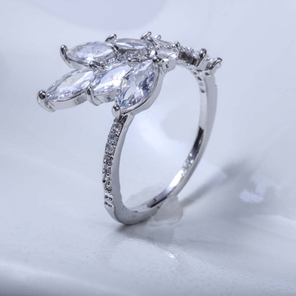 Flower Ring With Crystal