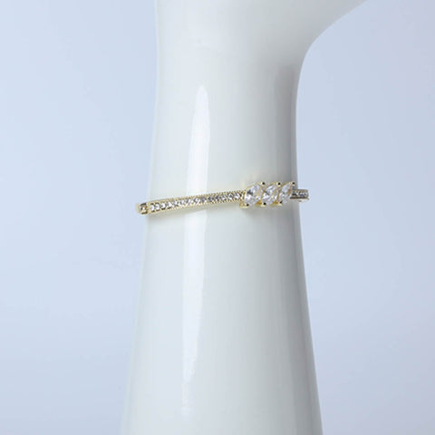 Elegant golden bangle for women's accessories by Bentati Fashion Dubai